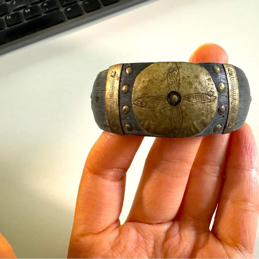 Vintage Style Wearable Bracelet